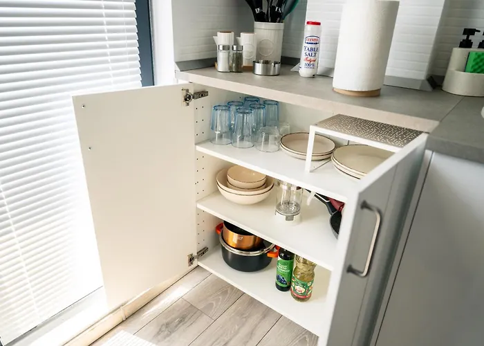 Caluna Near Center *