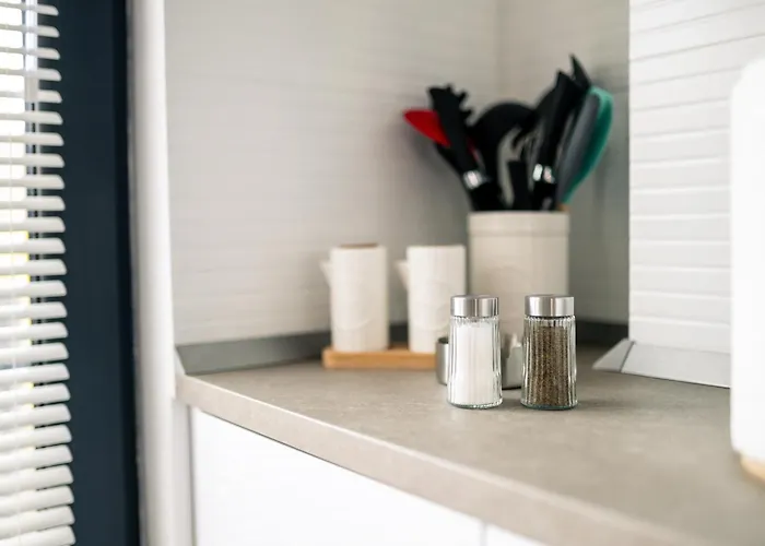 Caluna Near Center *