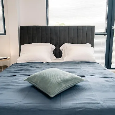 Apartment Caluna Near Center *