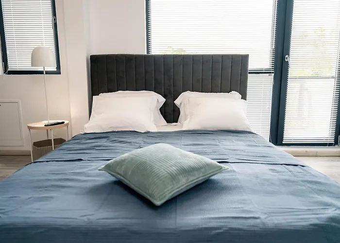 Апартаменти Caluna Near Center *