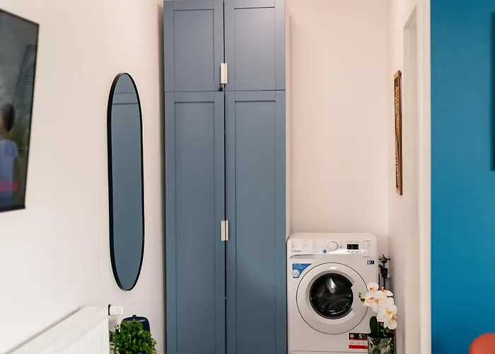 Caluna Near Center * Бухарест